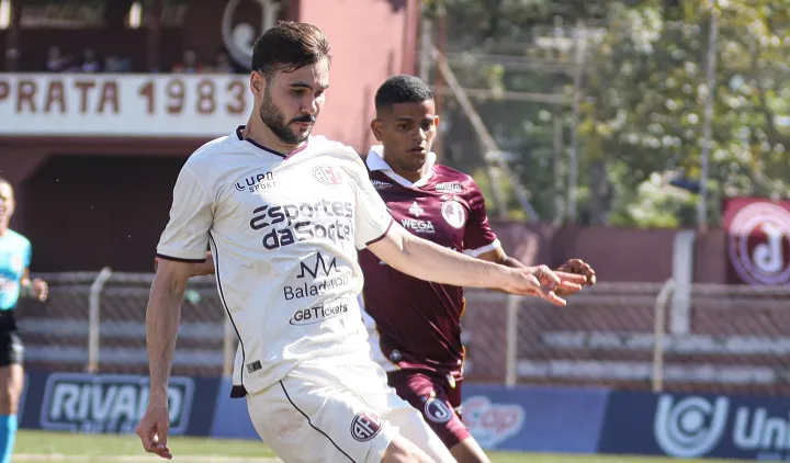 Ferroviária segura empate fora de casa e fica a um empate do título da Série A2