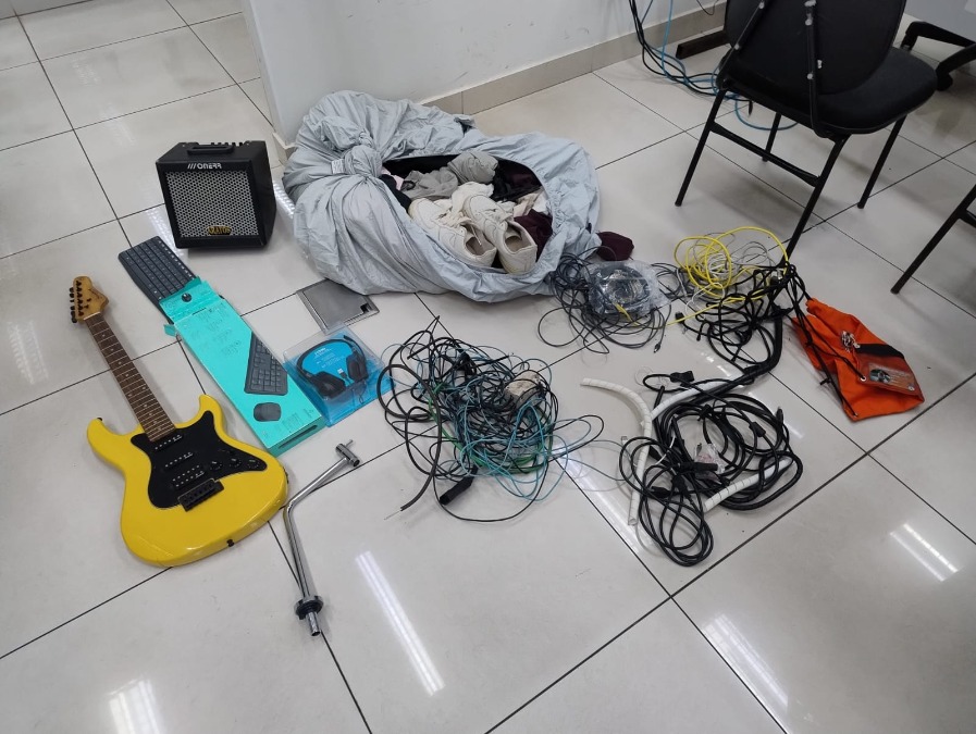 Ladrão é preso pela PM após furtar residência no Jardim das Estações