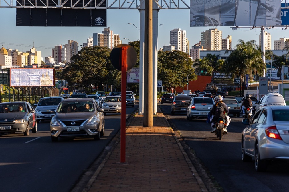 Obras na Via Marginal alteram trânsito em Araraquara até o fim de maio