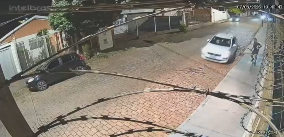 Dupla rouba mulher em carro na Avenida Espanha em Araraquara