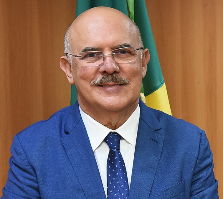 Ex-ministro da Educação participa de conferência em Araraquara