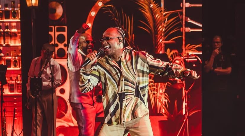 Thiaguinho se apresenta nesta sexta em São Carlos e traz show da turnê “Bem Black”