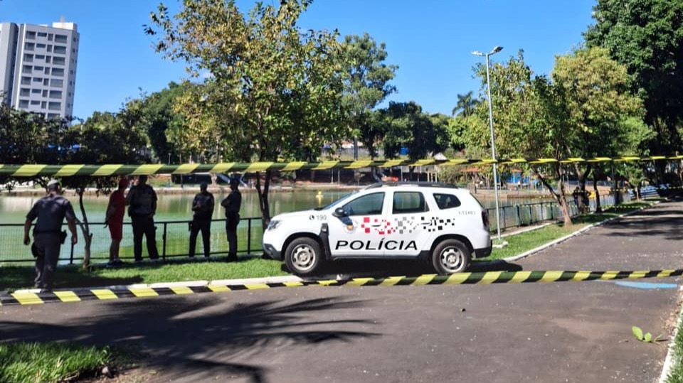 Corpo de homem é encontrado dentro de lago em Matão