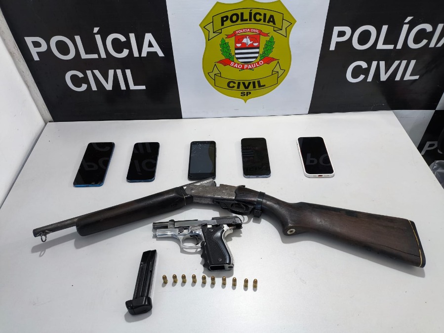 DIG prende dupla e apreende armas durante operação em Araraquara