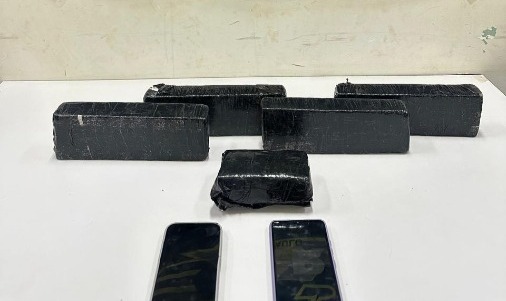 TOR prende dupla com 5 tijolos de maconha na SP-255 em Araraquara