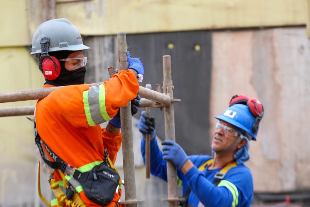 PAT anuncia 52 vagas e setor da construção civil concentra oportunidades; confira a lista