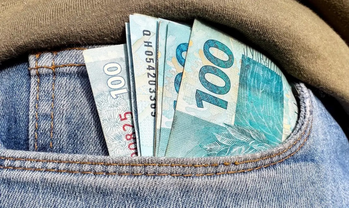 Trabalhadores começam a receber lucro do FGTS; confira quem tem direito, quanto recebe e como consultar