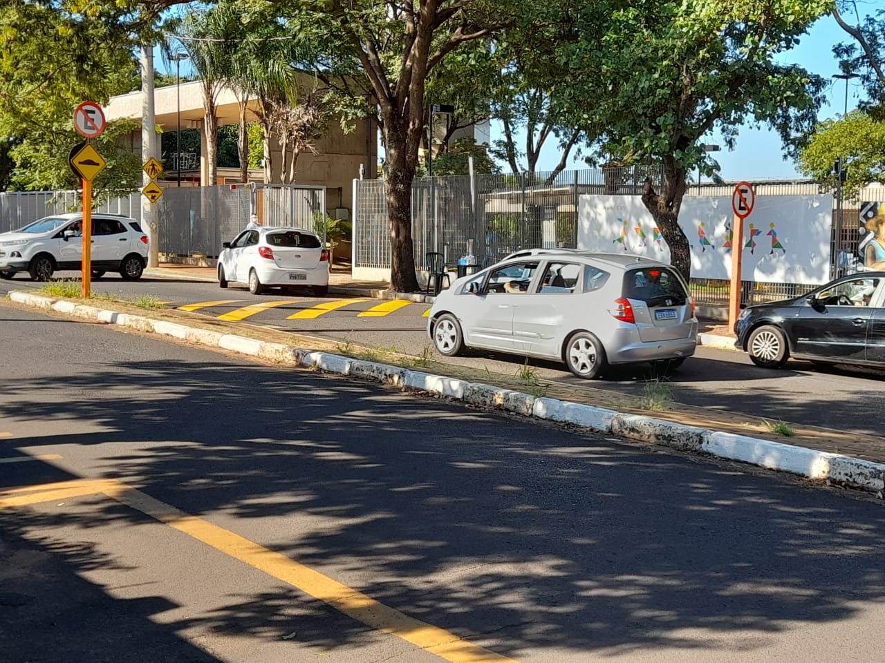 Começa a vacinação drive-thru de idosos em Araraquara