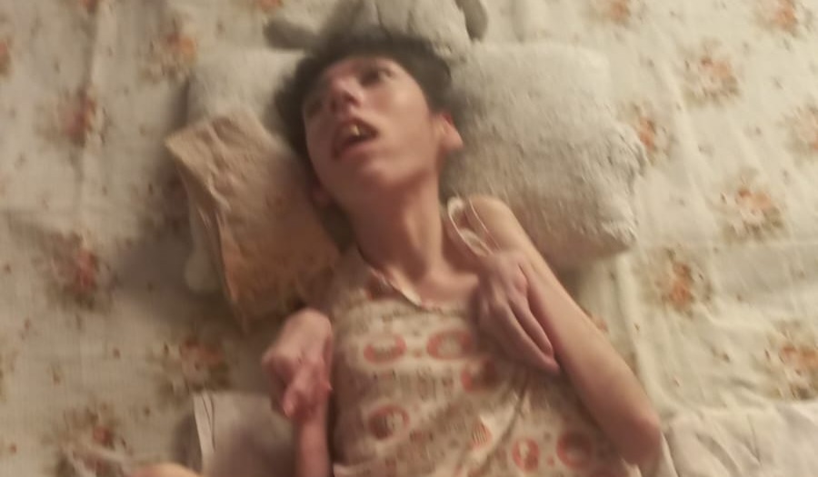 Sem benefício do INSS, mãe pede ajuda para comprar dieta e fraldas da filha em Araraquara