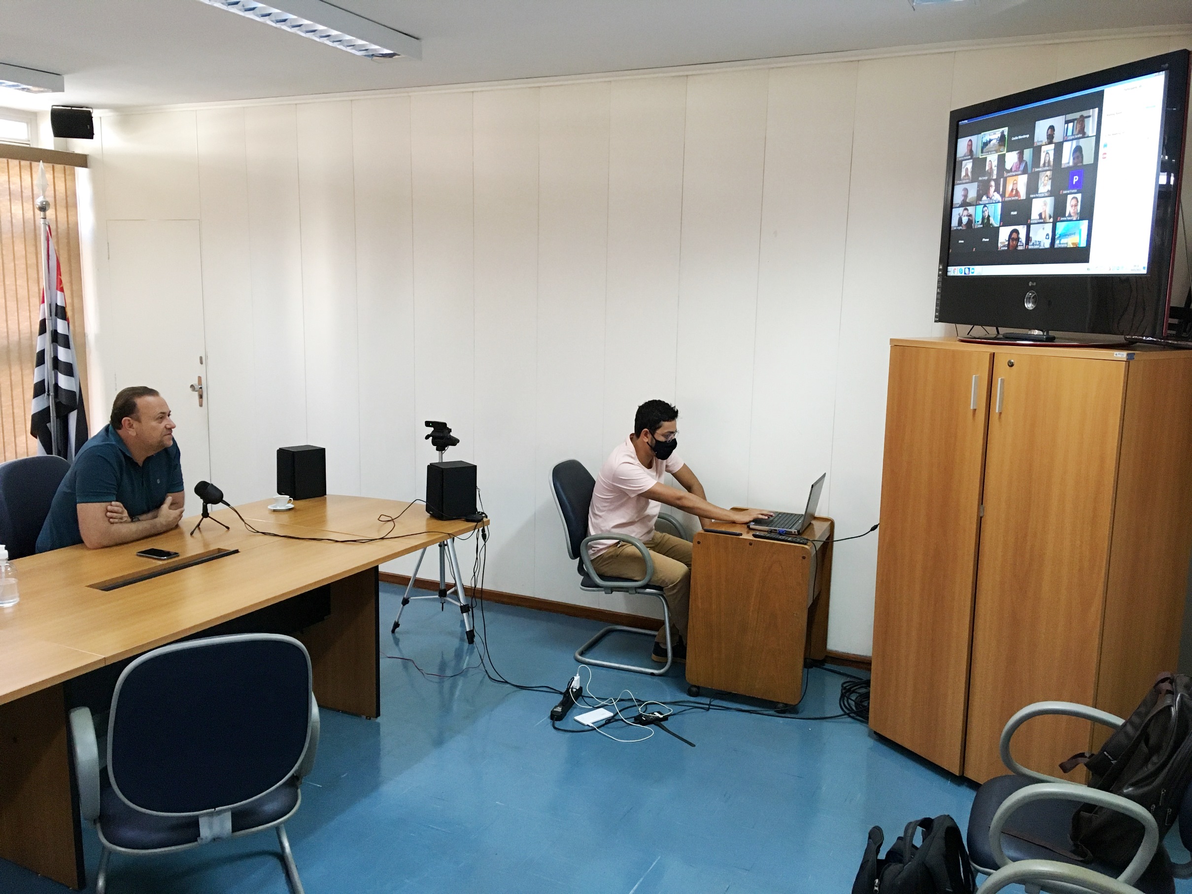 Edinho e secretários dialogam com escolas particulares sobre a pandemia
