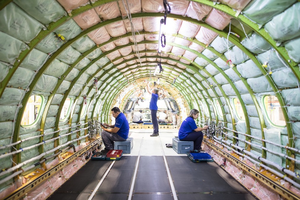 Embraer abre mais de 140 vagas em capacitação gratuita em produção aeronáutica