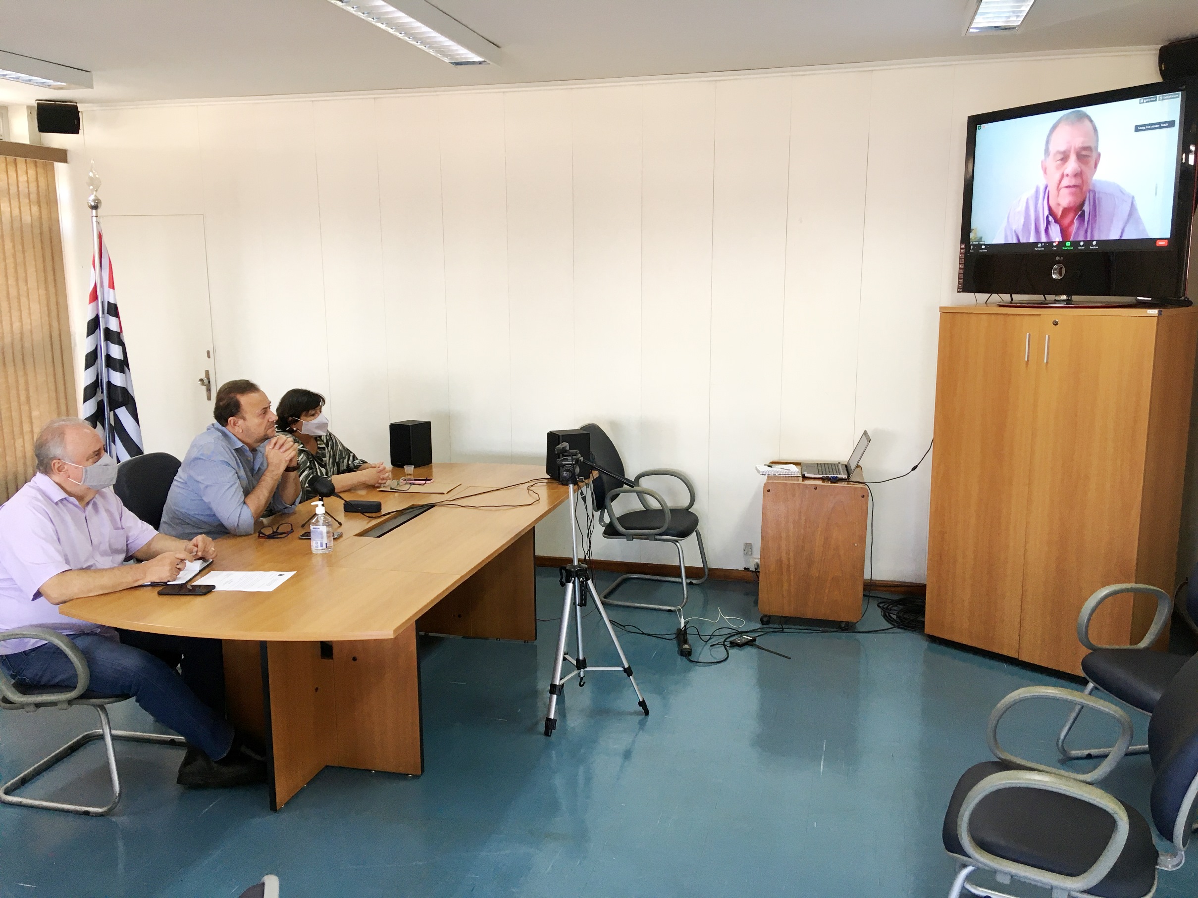Situação dos leitos para Covid-19 é debatida por prefeitos da região
