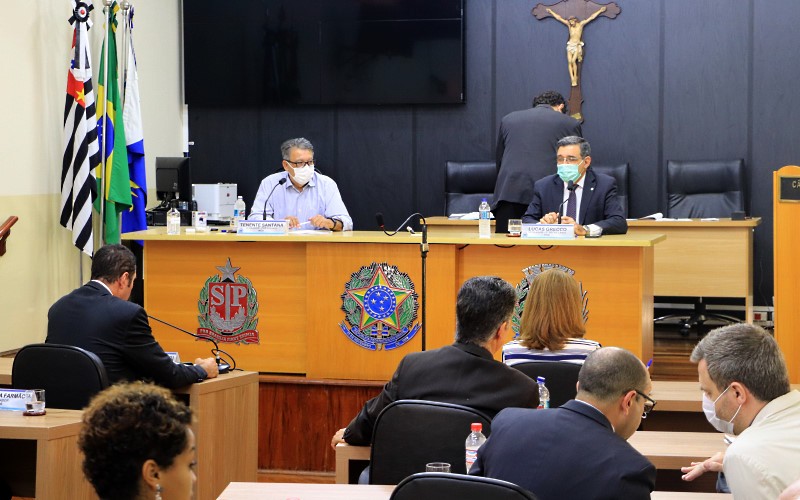 Câmara aprova projeto que destina recursos para o combate ao coronavírus