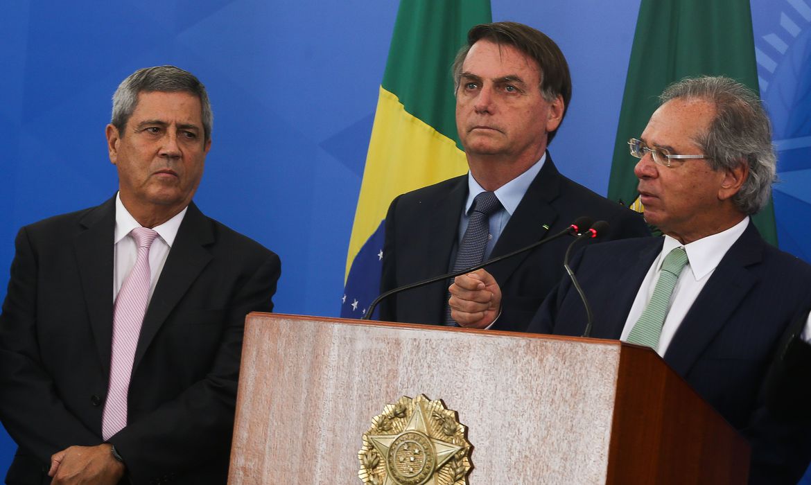 Governo anuncia R$ 200 bi para socorrer economia