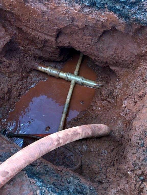 Daae faz reparo emergencial no Jardim Del Rey e moradores ficam sem água