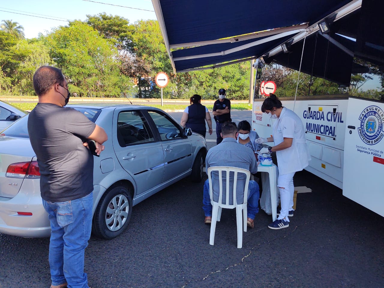 Barreiras sanitárias exigem teste negativo para entrar em Araraquara