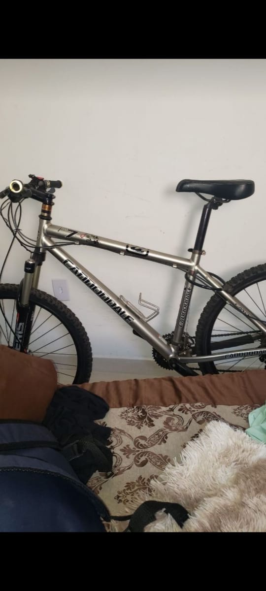 Homem tem casa roubada e pede ajuda para encontrar bicicleta