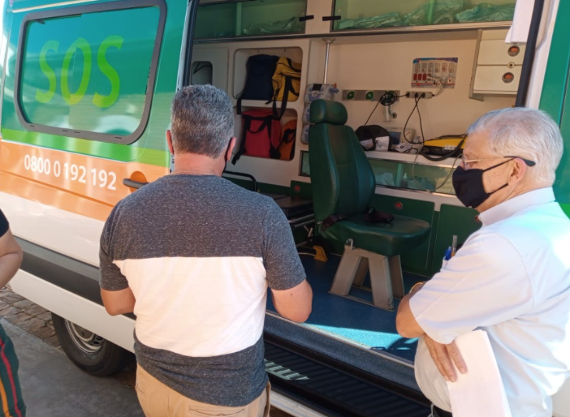 Vereadores apontam problemas em serviço terceirizado de ambulâncias e empresa contesta