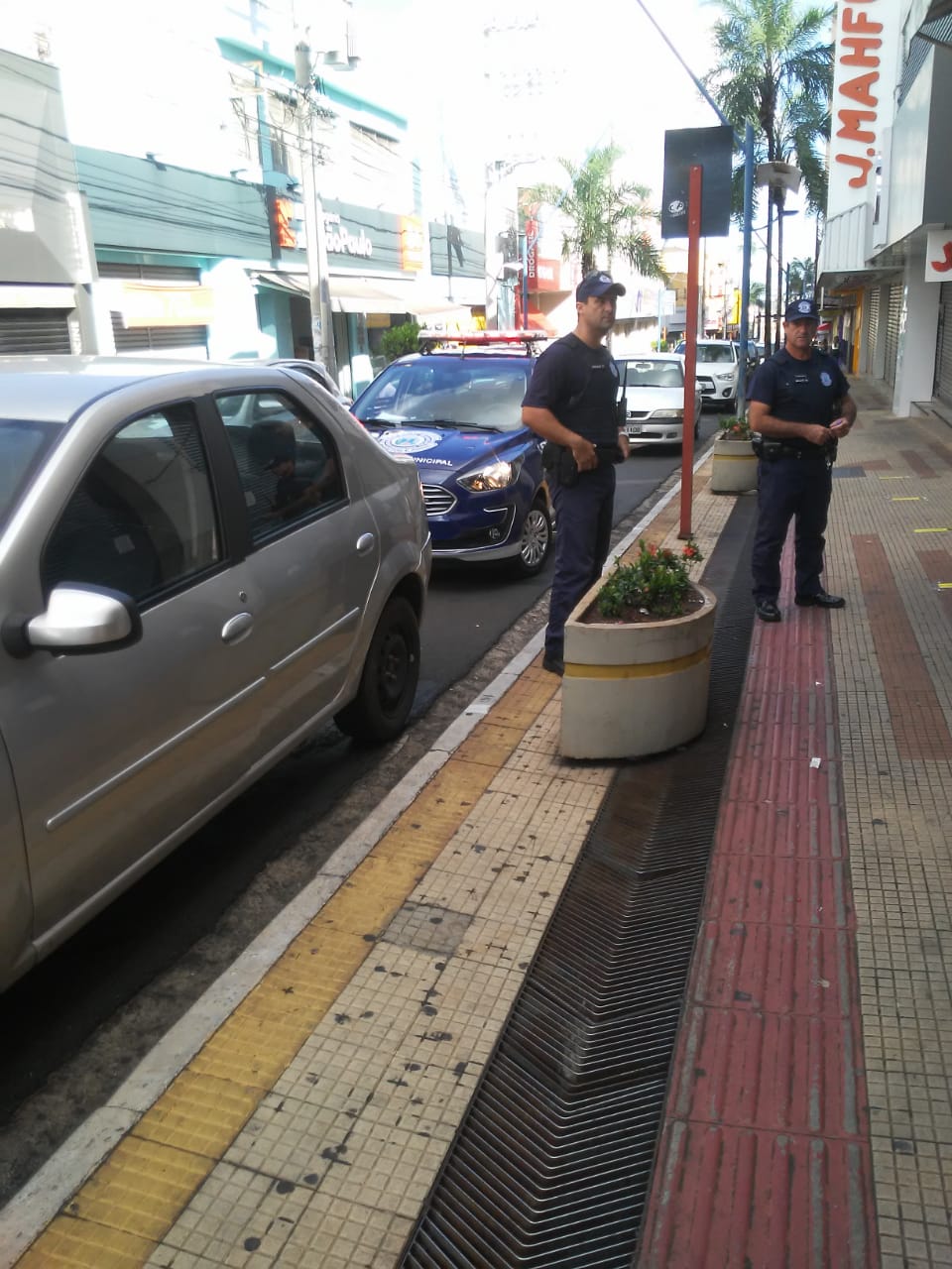 Lojas que descumpriram a quarentena são autuadas em Araraquara