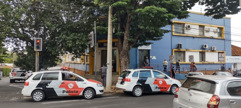 Homem invade UMED para agredir médico após denúncia de assédio contra a mulher