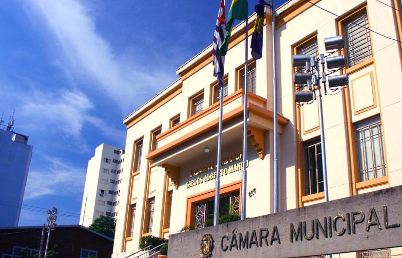 Vereadores aprovam auxílio para adolescentes e jovens de Araraquara