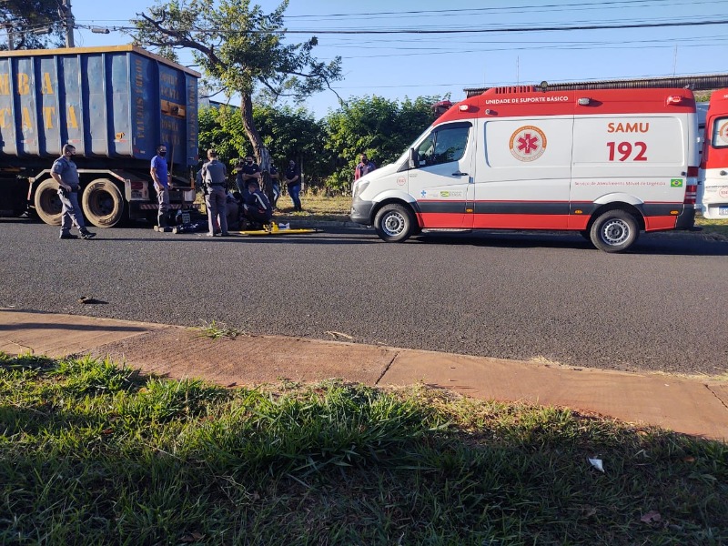 ​Motociclista morre ao bater em caçamba  no Cecap