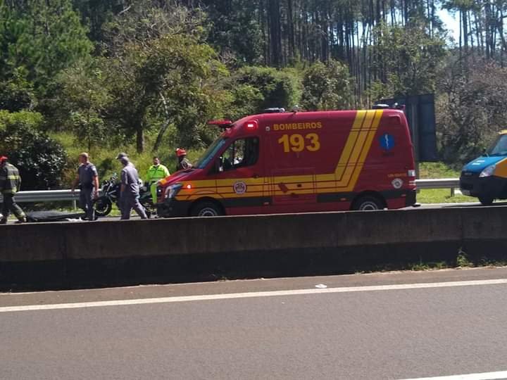 Acidente na SP-225 mata um e deixa quatro gravemente feridos