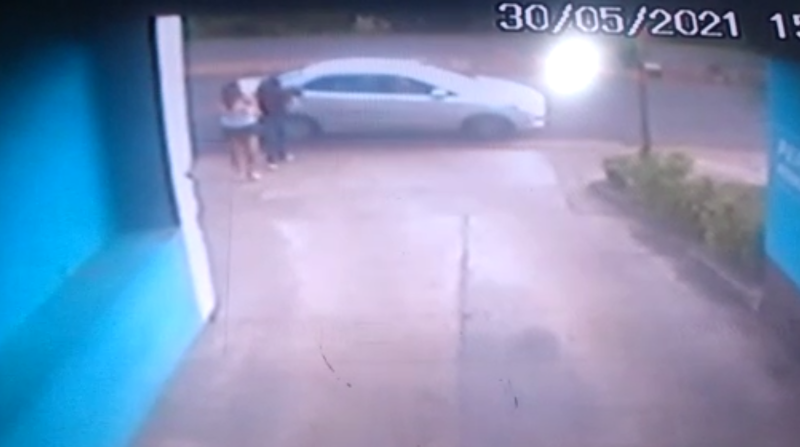 Vídeo mostra Aline minutos antes de ser assassinada em motel