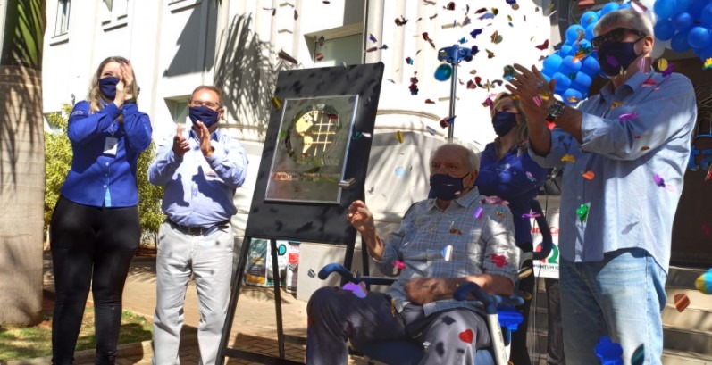 Santa Casa de Araraquara recebe placa de certificação internacional