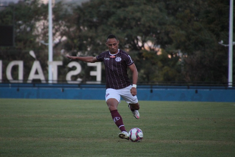 Banho de água fria: Ferroviária perde por 3x0 na estreia da Série D