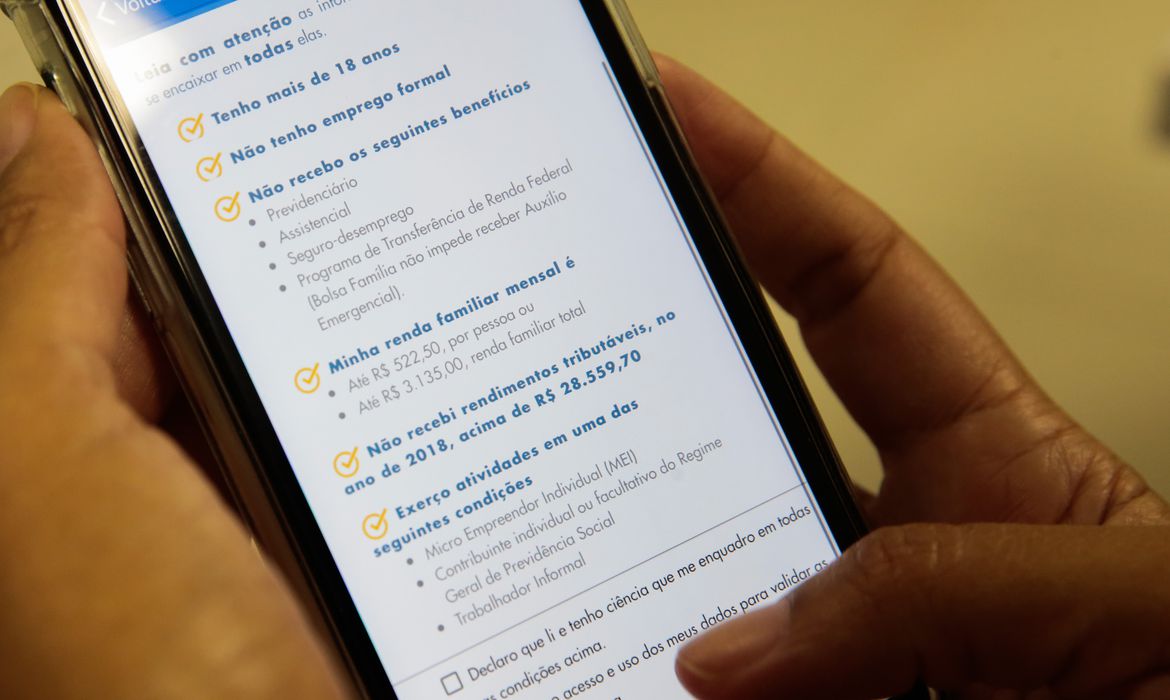 Novo pacote de pagamento do Auxílio Emergencial de R$ 600 começa hoje (14)