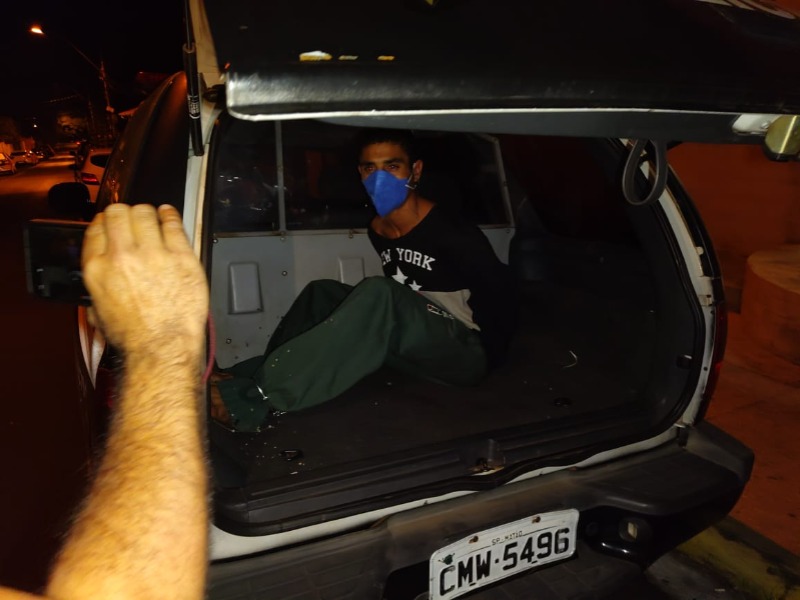 Homem confessa ter matado mulher a golpes de facão em Américo
