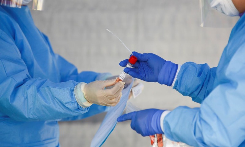 Empresa atacadista fecha após 17 dos 31 funcionários testarem positivo para coronavírus
