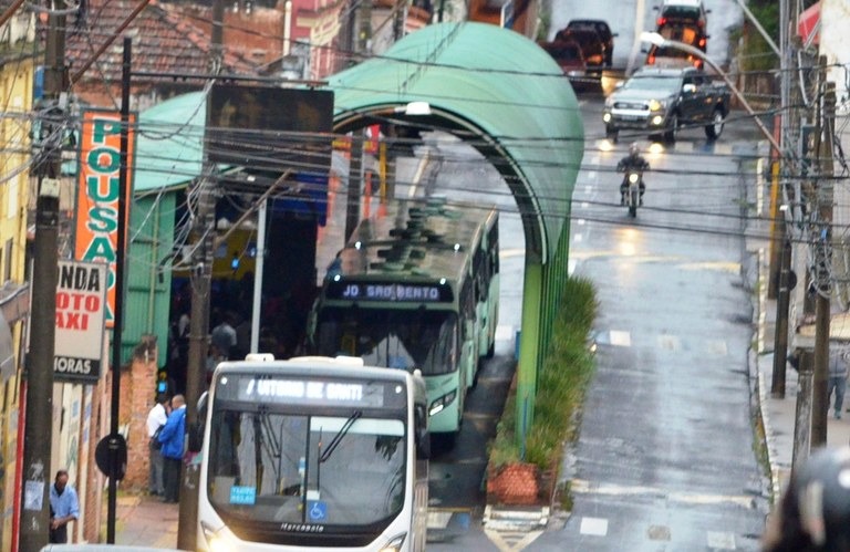 Veja como fica o transporte público com o horário especial do comércio em Araraquara