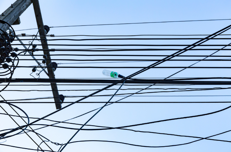 Imóvel Comercial tem fiação elétrica furtada