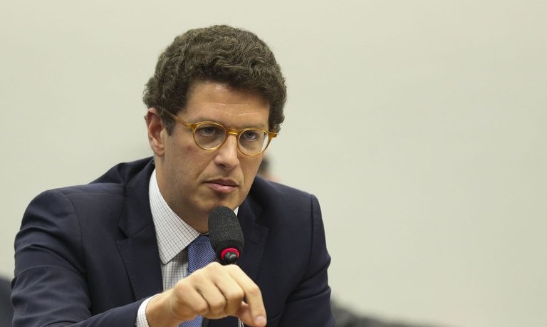 Cai Ricardo Salles, ministro do Meio Ambiente