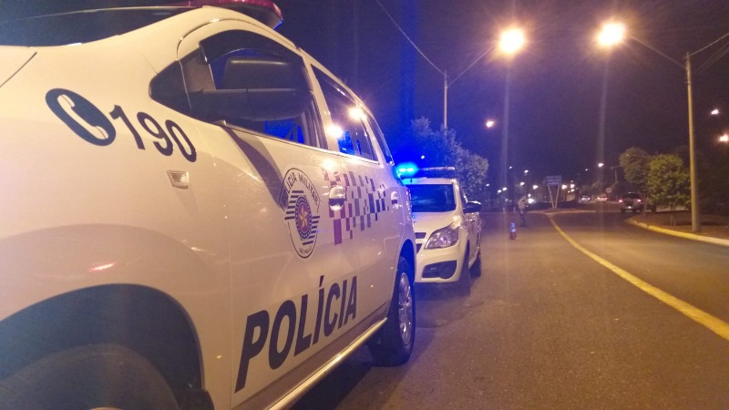 ​Polícia interrompe festança em área de lazer e organizadores são multados em R$ 4 mil
