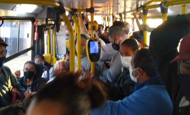Vereadora denuncia lotação do transporte público na volta do lockdown em Araraquara