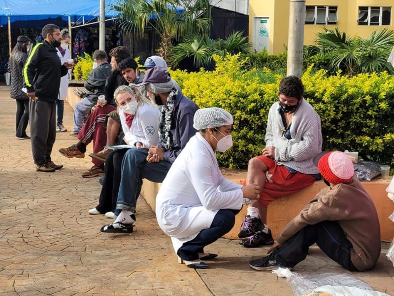 Araraquara começa a vacinar moradores de rua contra o coronavírus
