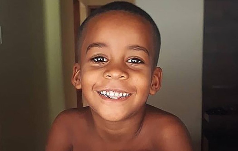 Moradores de Trabiju se organizam para ajudar Raul, de 6 anos