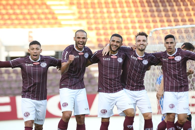 Goleada grená: Ferroviária vence Águia Negra-MS por 7x0 na Fonte Luminosa