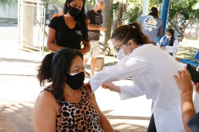 Saúde abre vacinação contra a gripe à população em geral a partir de hoje (12)
