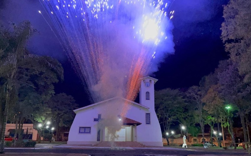 Cidade da região faz primeira queima de fogos silenciosa da sua história