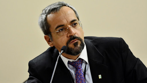 MEC vai recorrer da decisão judicial que adia calendário do Enem