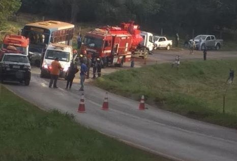 Acidente entre carro e ônibus mata 7 pessoas na região