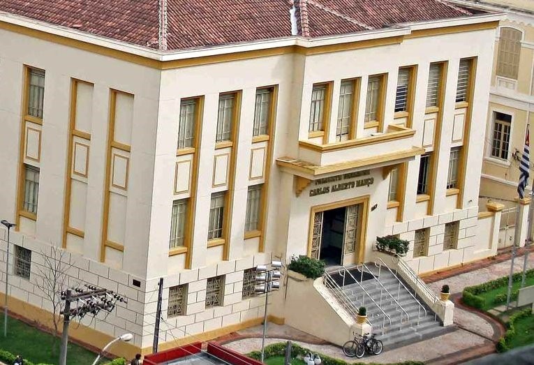 Câmara discute projeto que pretende punir quem comercializa itens de cemitérios, tampas de bueiro e fios de cobre, sem comprovação da origem