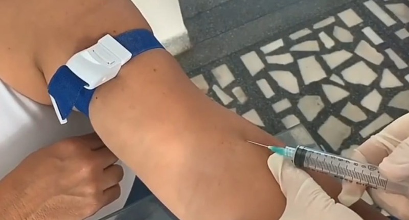 Na hora de coletar sangue é necessário se atentar a higienização dos garrotes