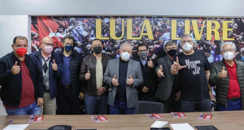 Lula publica foto com Edinho Silva e outros prefeitos do PT