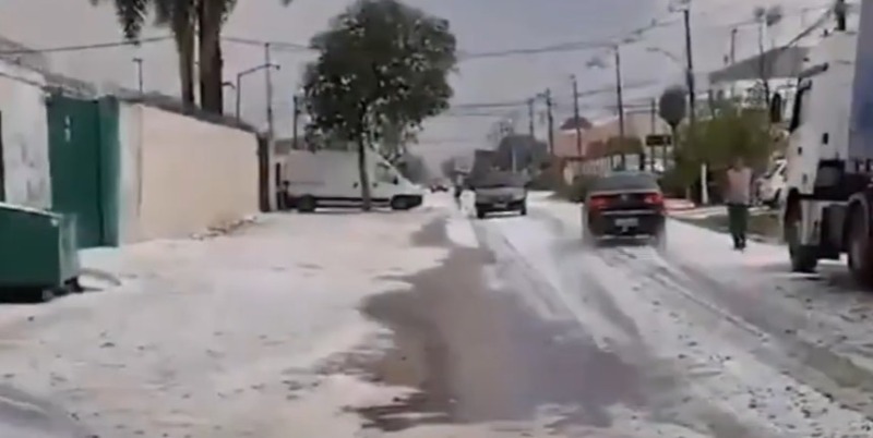 VÍDEO: Temporal com granizo impressiona e muda paisagem de cidade brasileira