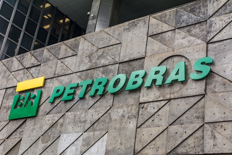 Petrobras reduz preços da gasolina em 8% e do diesel em 4%